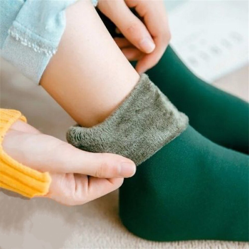 Women's Winter Thicken Warm Thermal Socks for women Solid Black soken Seamless Wool Floor Cashmere Home Snow Boots socks for men: Green