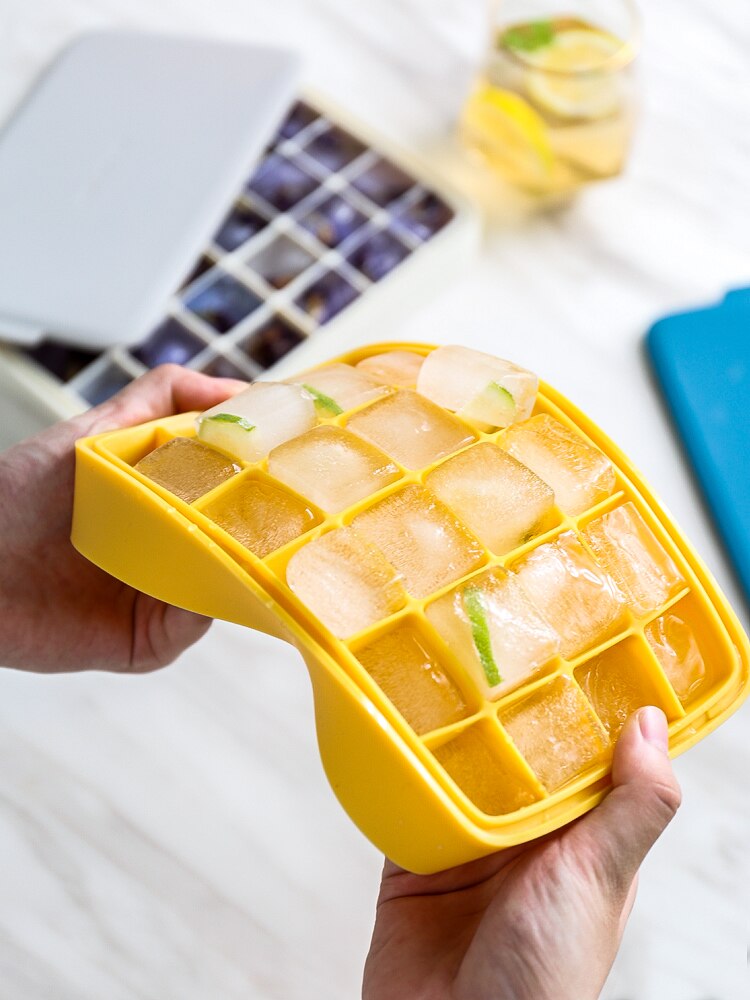 Silicone ice tray ice box with lid home homemade small quick freezer refrigerator frozen ice mold