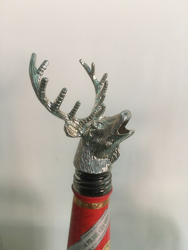 FDA passed food grade zinc alloy stag head wine pourer liquid bottle pourer shiny exquisite deer stag pourer