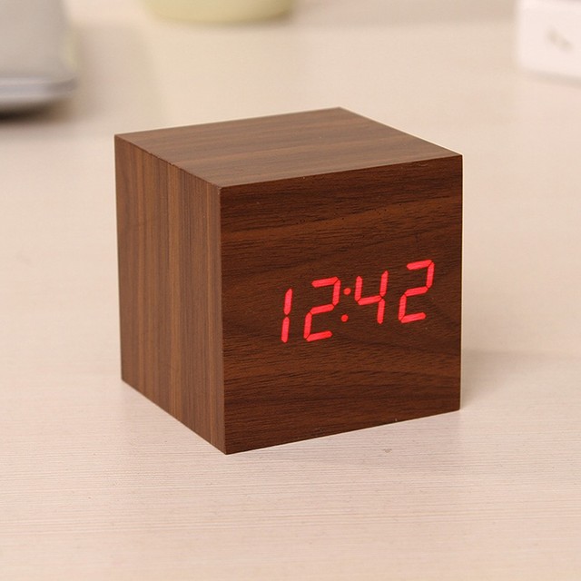 Digitale Houten Led Wekker Retro Glow Klok Desktop Voice Control Klok Analoge-Digitale Klokken Voor Home Decor: brown red light