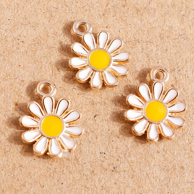 10 Uds. De abalorios de flor Margarita esmaltada, Color caramelo, 11x15mm, para hacer colgantes, collares, pendientes, pulseras, accesorios de joyería DIY: White Color