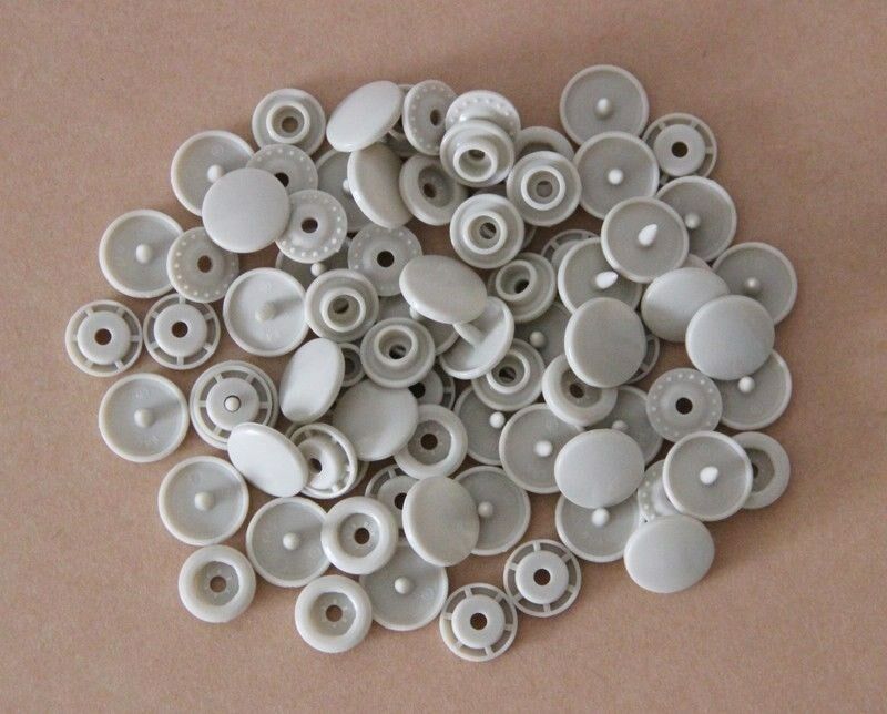 100 sets T3 Round Plastic Snap Buttons Clothes DIY Sewing Accessories Press Button: Light Gray
