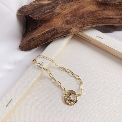 Aomu korea geometrische ronde munt portret hanger armband enkelband voor vrouwen metalen holle ronde ketting armband sieraden: Default Title