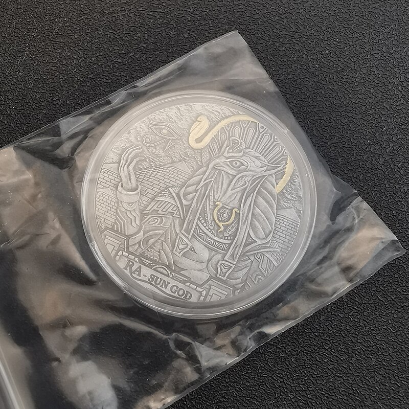 Non-Magnetic Egyptian Sun God Commemorative Silver Coin Elizabeth II Souvenir