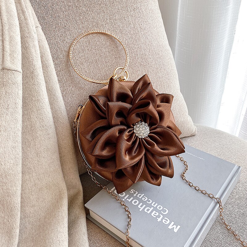 Mild damväska med diamantmetallring pu läderblomma axelväska: Kaffe