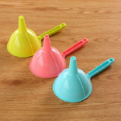 Acessórios de cozinha funil plástico hangable funil para ferramentas de cozinha funil mini distribuidor distribuição óleo gadgets cozinha: Trumpet Random Color