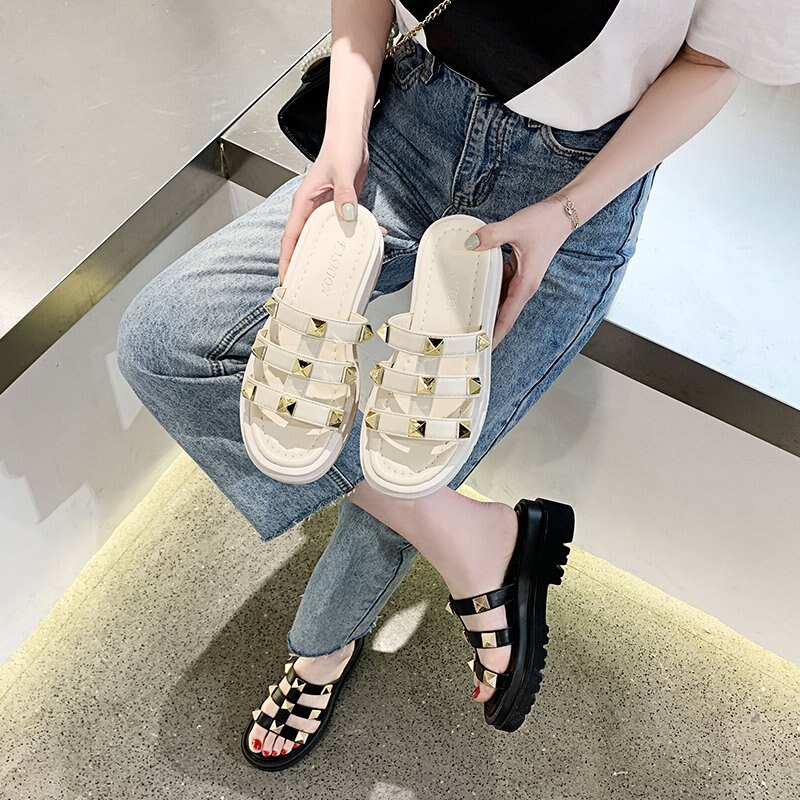 Feminine Slipper Pop Rivet Slipper Muffin Comfortable Platform Medium Heel Open-toe Slipper for Leisure Outdoor Beach