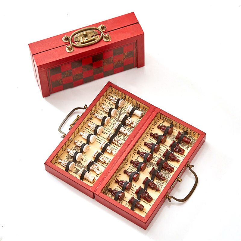 Chess Antique Three-dimensional Chess Resin Piece Small Folding Chess Board Set Travel Entertainment Parent-child