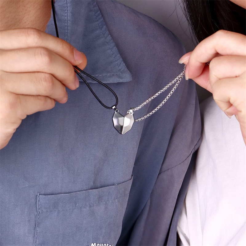 2Pcs Heart Magnetic Couple Necklace for Women Heart Faceted Magnet Pendant Necklace Distance Wishing Stone Valentine&#39;s Day
