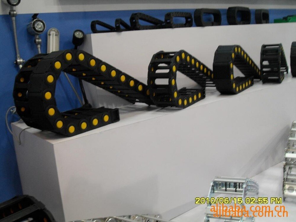 Plastic engineering energy chain