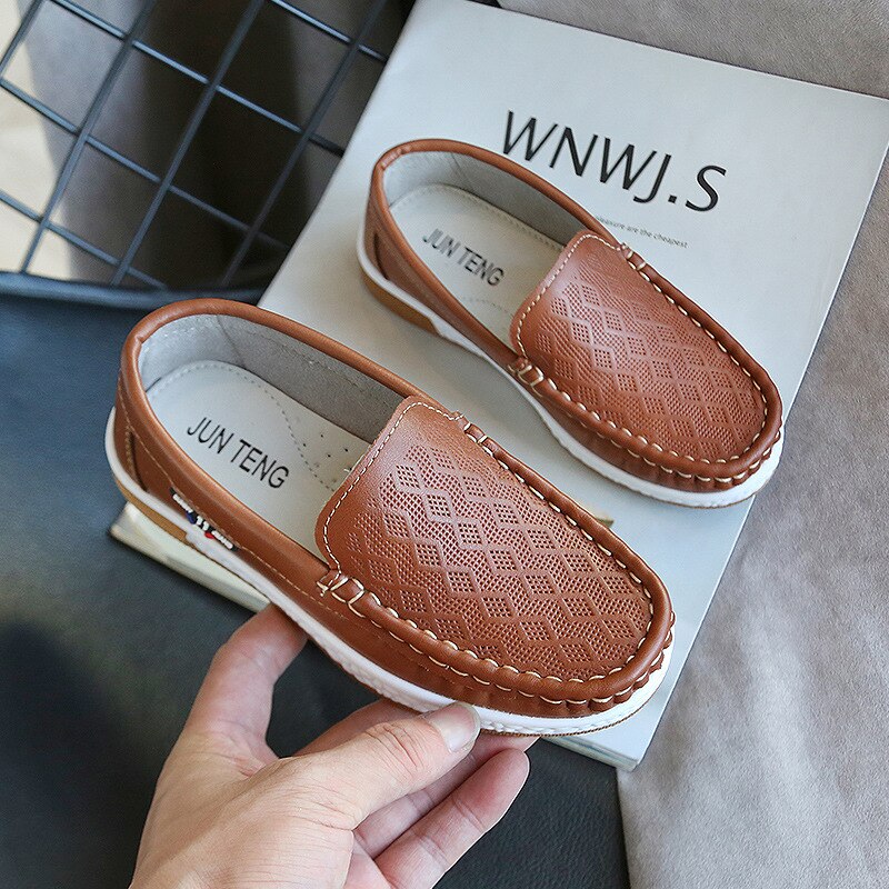 Pojkar läderskor platta slip-on barn lägenheter mjukt läder barn loafers mockasin stora pojke skor för bröllopsfest casual 26-35: Brun / 27