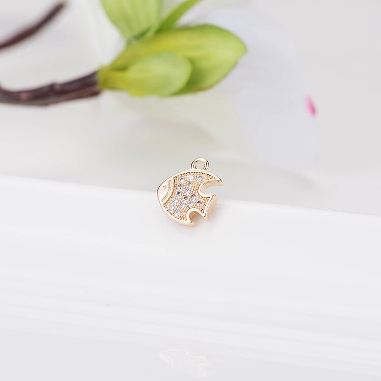 Dainty Strass Tiny Fish Charm Delicate Boho Gold Filled Hanger
