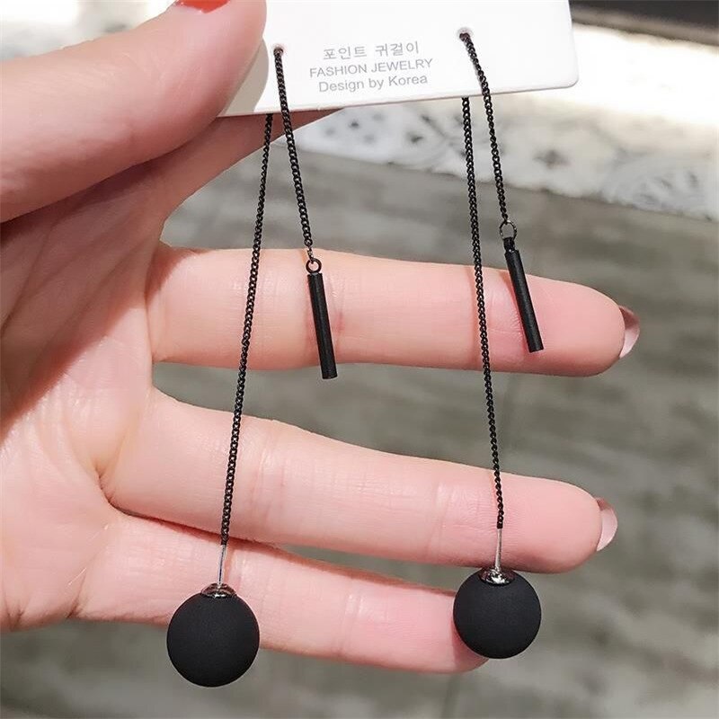 Neue Lange Quasten Ohrring Schwarz Joker Vertraglich Metall Ball Ohrringe Frauen Temperament Schmuck