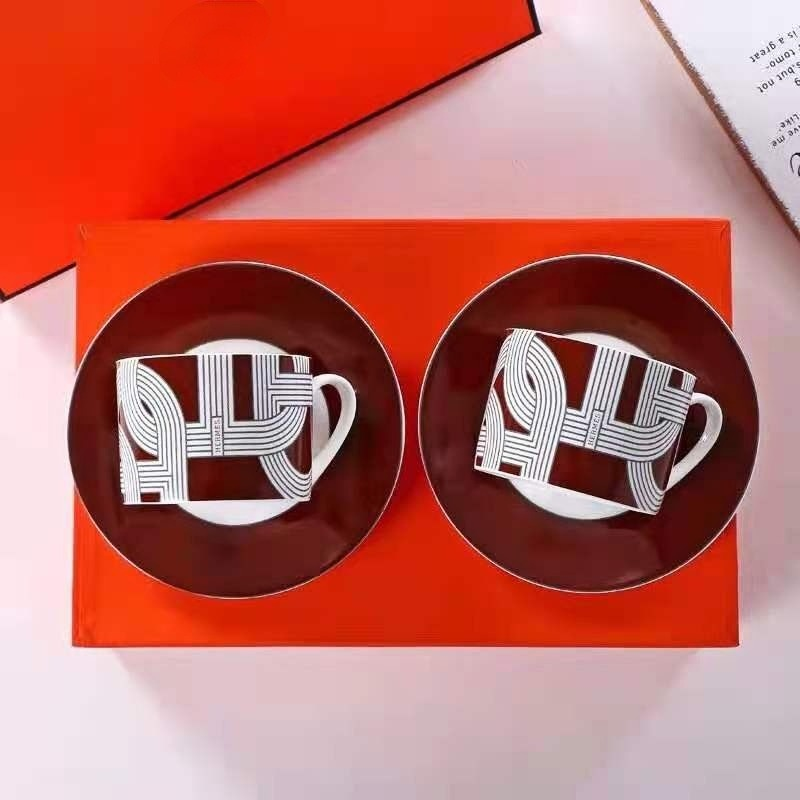 Runway Style Bone Ceramic European Style Western Condiment Dish Tableware Set Oval Shaped Rallye Plates Tea Cup Coffee Mug