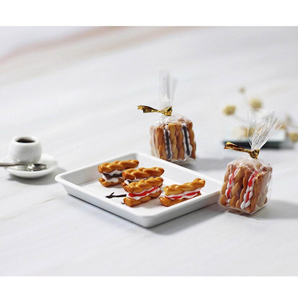 4x Poppenhuis Hars Gesimuleerde Cookies Model, 1:12 Miniatuur Voedsel Decor Biscuit Ornament Keuken Accessoire
