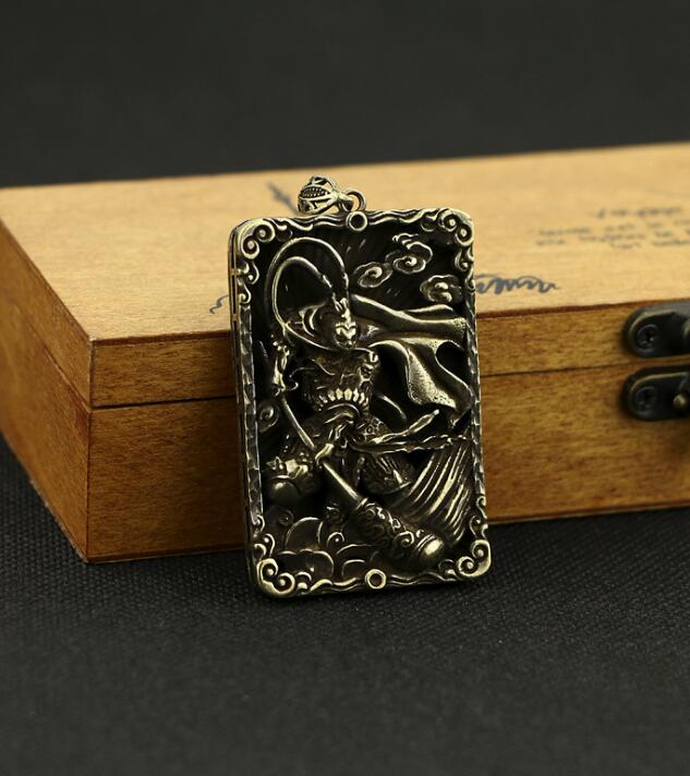 Collection Chinese Brass Carved Monkey King Sun Wukong Exorcise Evil Spirits Card Exquisite Small Pendant Statues: 01