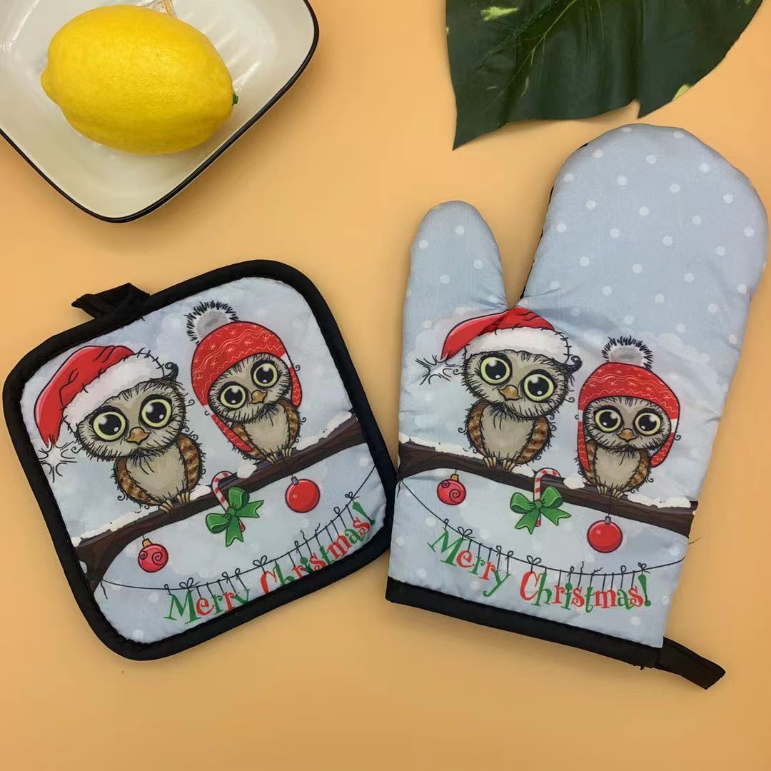 Fashionable Christmas Kitchen Utensils Printed Oven Gloves High Temperature Scalding Microwave Oven Heat Insulation Glove Set: 2