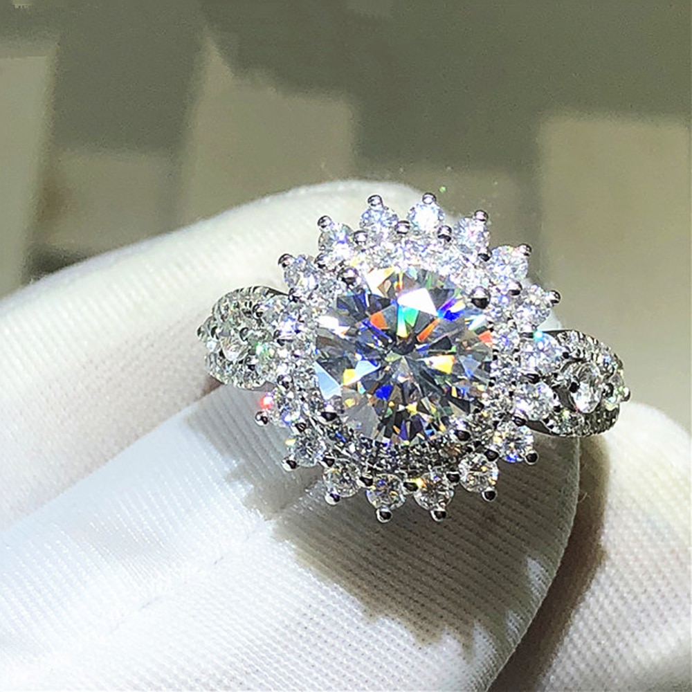 Huitan Prachtige Zilveren Kleur Zonnebloem Vormige Vrouwen Trouwringen Dazzling Crystal Zirconia Engage Voorstel Ring Sieraden
