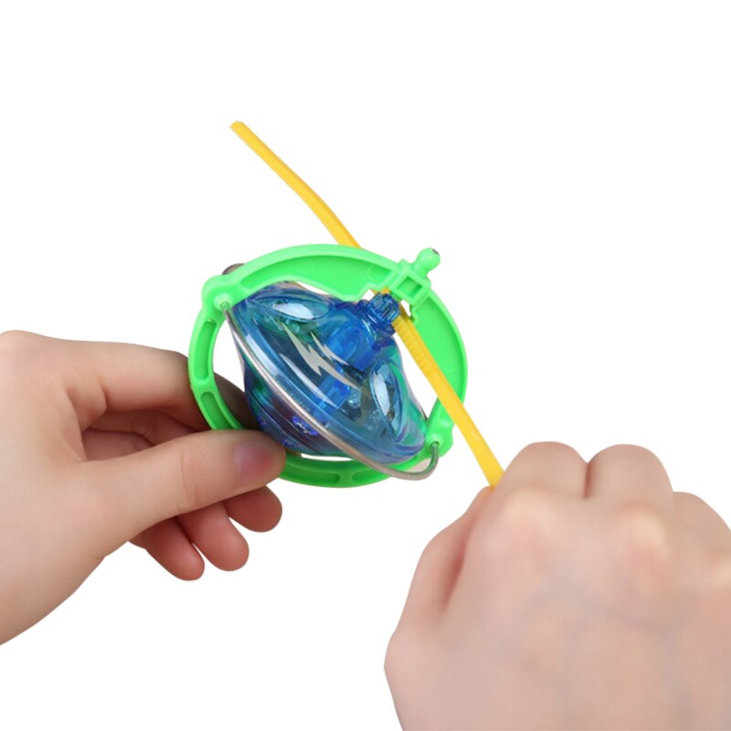 1 stks Spinning Speelgoed Knipperende Childre Brace Gyro Lichtgevende Muziek Wind Up Magic top speelgoed kerstcadeaus Hand