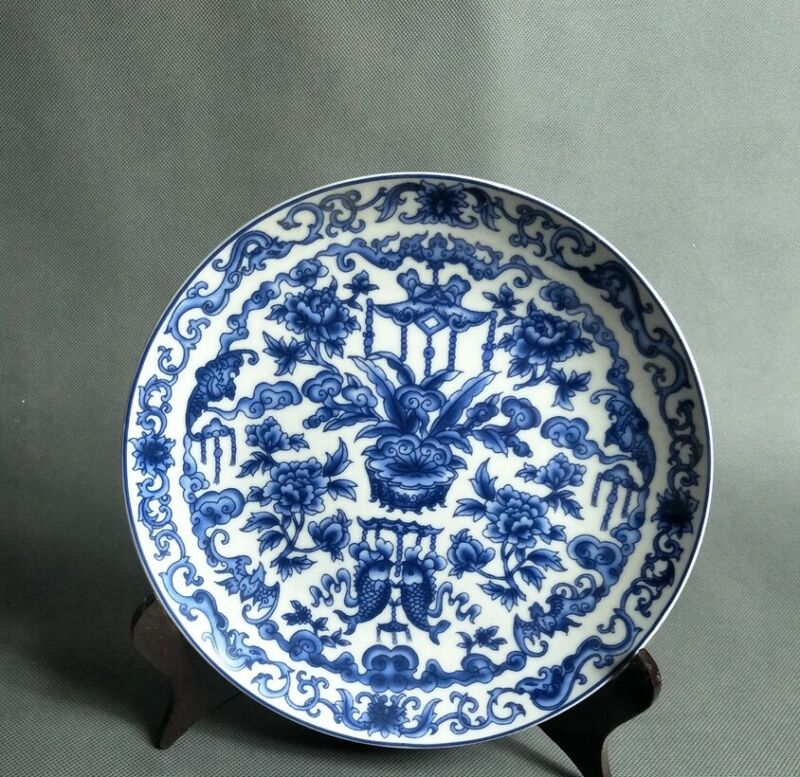 Chinese old Blue and white porcelain Hand Painted Pattern plate