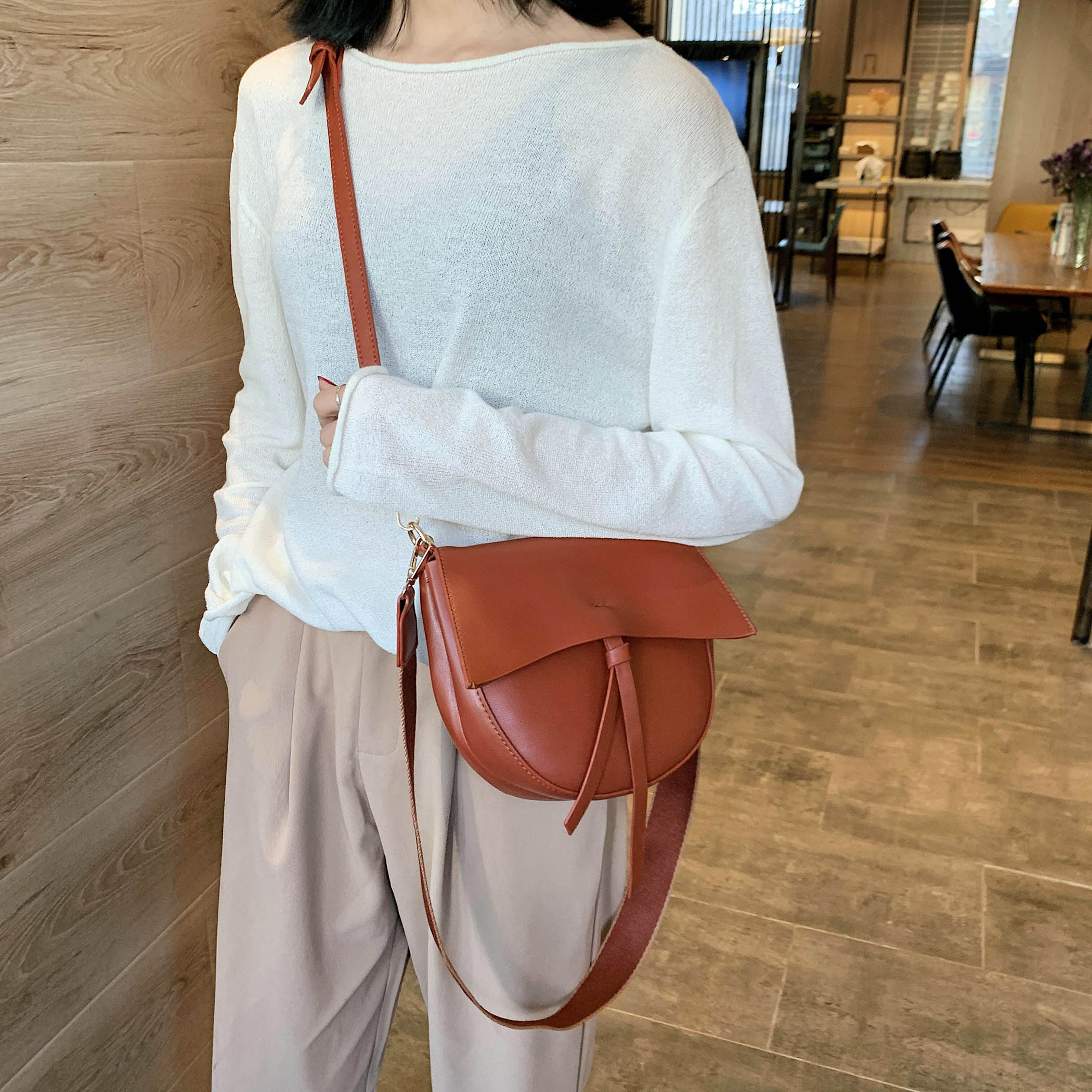 Solid color PU Leather Saddle Bags For Women Female Shoulder Bags With Wide Strap Handbags Crossbody Bags