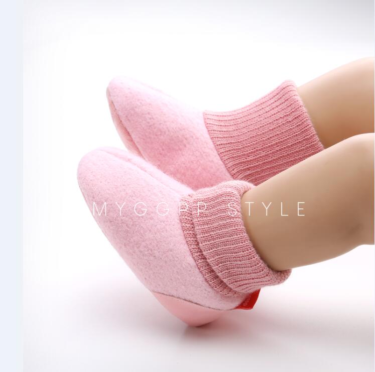 Stevige babyschoenen voor meisjes, eerste loopschoenen voor pasgeborenen, warme winterlaarzen voor peuters, baby's met zachte zolen, 0-18m