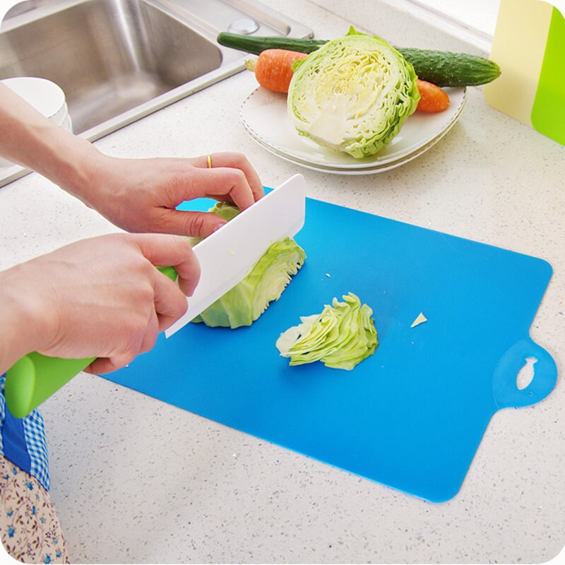 Herramientas de cocina de plástico Flexible PP antideslizante, tabla de cortar con agujero colgante, para cortar rebanadas de comida, 301-0490