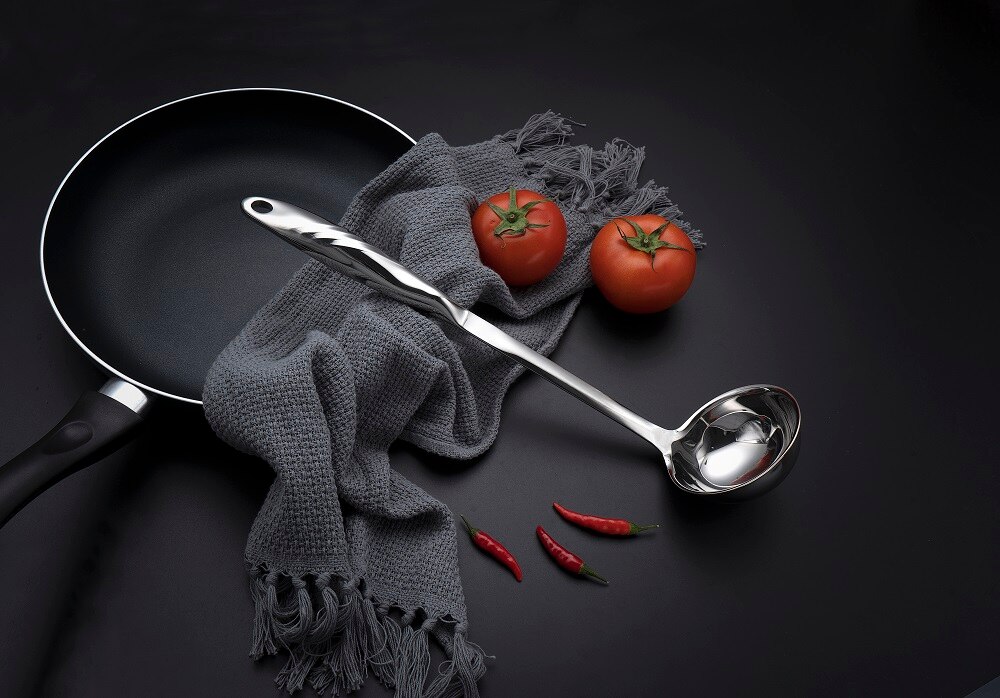 Kitchen Utensils Stainless Steel Light Luxury Spoon Ladle Skimmer Fork Potato Masher Slotted Turner Cookware Tool: Soup ladle