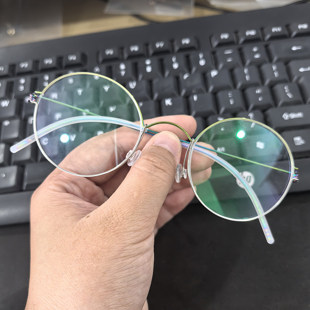 danesa, montura de gafas redonda pequeña sin tornillos para hombres y mujeres, gafas de titanio, monturas de borde de aire, gafas ultraligeras: Azul