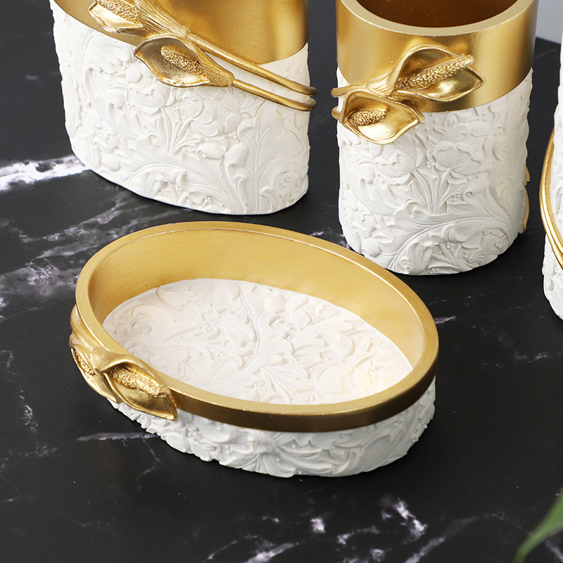 Hars Badkamer Vier Stuk Set Eenvoudige Creatieve Licht Luxe Badkamer Thuis Hotel Essentiële Badkamer Accessoires Set Wc Accessoires