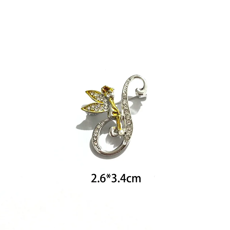 Broche de 26 letras de Ángel de cristal de lujo para mujeres y hombres, diamantes de imitación de A a Z, alfileres para Collar con iniciales de elfo, de , accesorios de joyería: Oro champán
