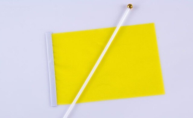 14X21cm Kleine Vlaggen Zwaaien Rood Geel Blauw Groen Roze Kleur Drijvende Vlag Pure Kleur Vlaggen Ochtend Oefeningen Vlag Gratis: yellow