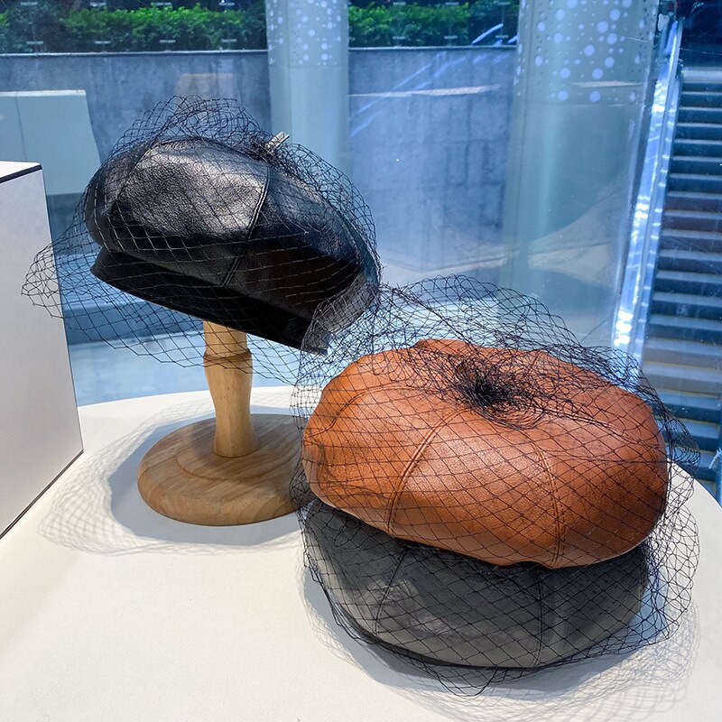 Chapéu de boina preto fascinante chique couro francês boina com véu malha mostrar dupla camada feminino beanies boné de moda para mulher