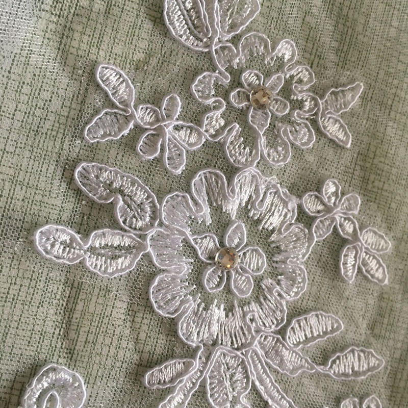 Welony ślubne welony ślubne krótkie jednowarstwowe talia długość diament ozdobiony paciorkami aplikacja biała