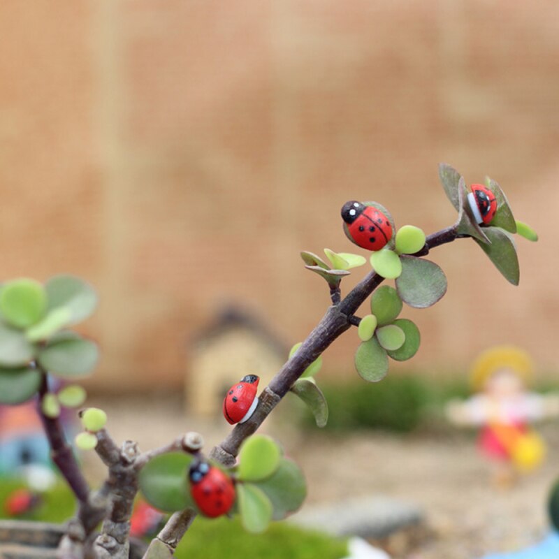 100 unids/bolsa 1,4*0,9 cm Mini mariquita de madera pegatinas de esponja Mini imanes de nevera Scrapbooking Micro decoración del paisaje G arden Decor