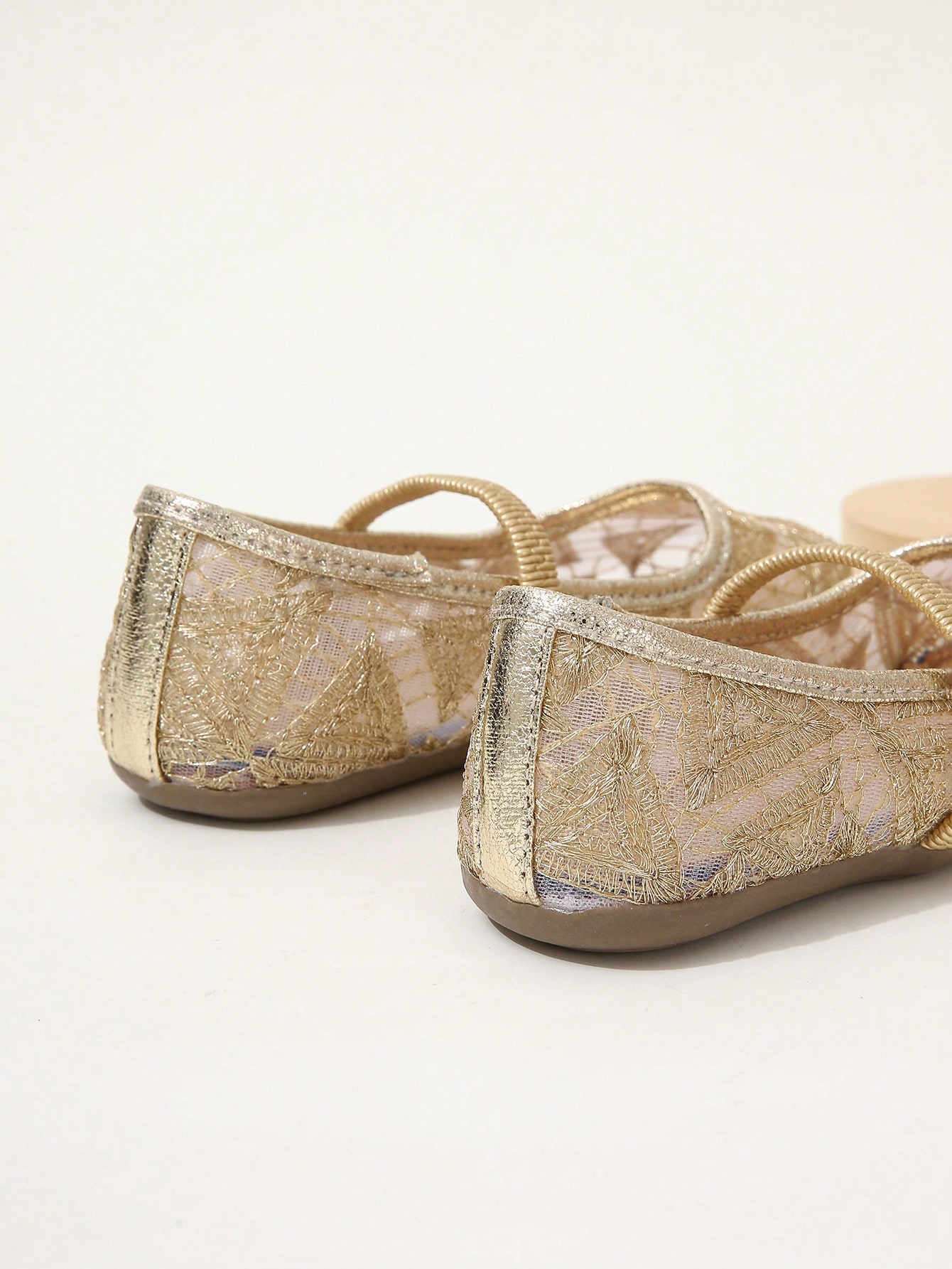 Goldene Netz- und Goldfaden-Stickerei, zufällig asymmetrisch mit runden Zehen, bequeme, süße und atmungsaktive Mädchen-Flats, vielseitige Sommer-Flats im neuen Stil für Mädchen und Kinder