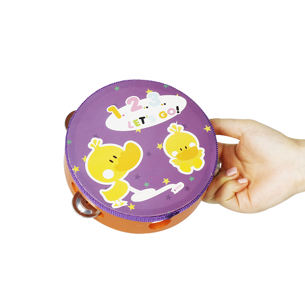 1pc/  pakke 6 "håndholdt tamburin håndtromle percussion legetøj med 4 sæt metal jingles til børnefest  (4 mønstre tilfældigt)