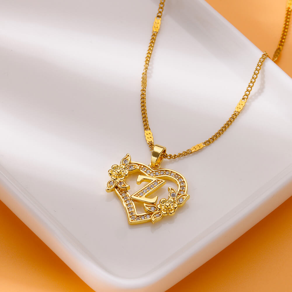 Collares con letras iniciales de corazón para mujer, cadena de acero inoxidable de Color dorado, colgante del alfabeto de A-Z, de joyería de cumpleaños