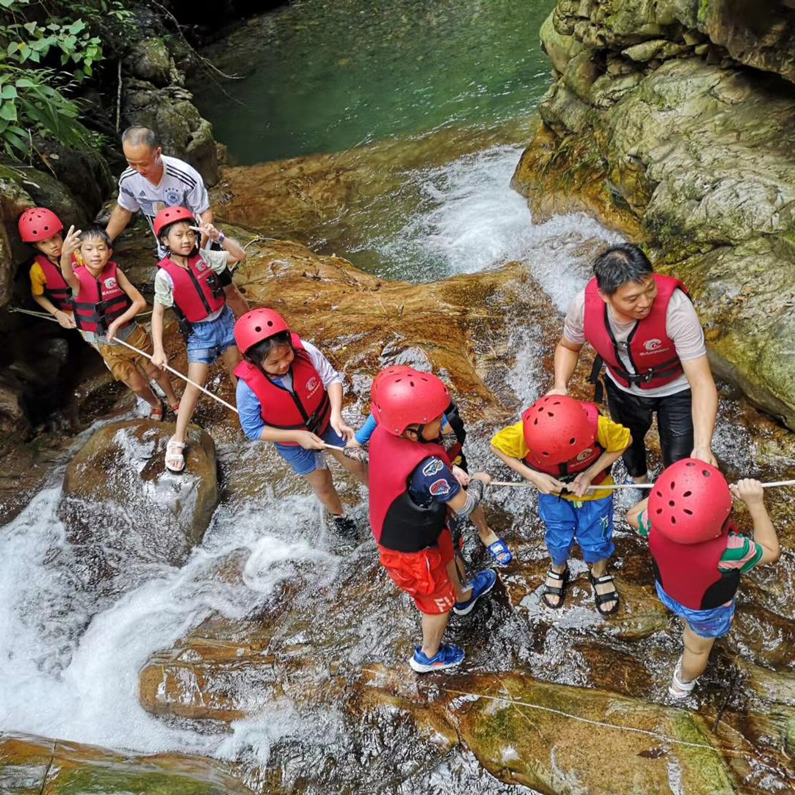 SAKINNO Water Sports Life Jacket Buoyancy Life Saving Vest for Kids/Adults Fishing Boating Kayaking Surfing Outdoor fishing vest