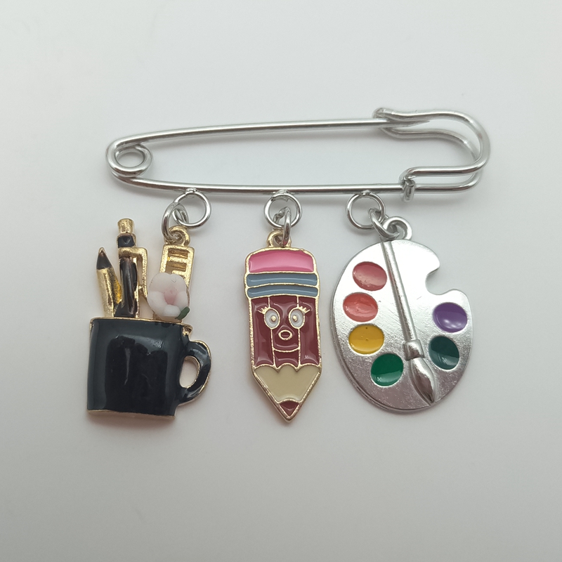 El broche de maestro de y erudioso te regalar mucho inspiración. Pequeño broche de para profesores y estudiantes.: Chapado en zinc blanco y azul