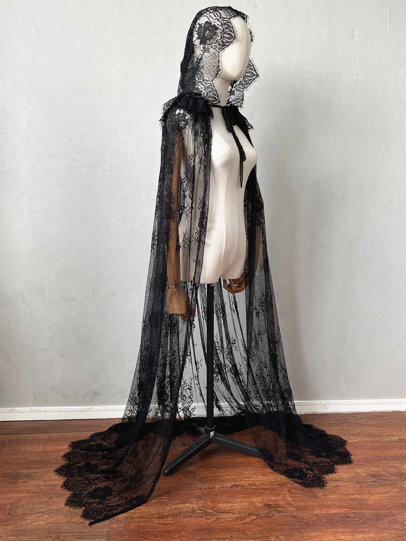 Mantello medievale in pizzo Mantello unisex Mantello con cappuccio Cappotto Stregoneria Abito Scialle da sposa Festa di Natale Strega Mago Costume cosplay