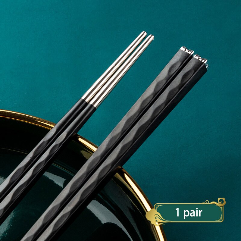 1 Pair Stainless Steel Chinese Chopsticks Japanese Wand Metal Food Sticks Korean Sushi Noodles Chopsticks Reusable Food Stick: GRAY