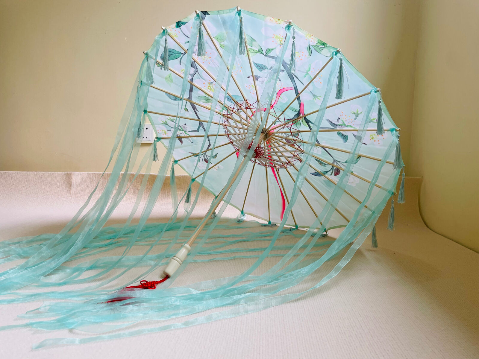 Neue erwachsene Bambus geölte Papier Regenschirm Quasten Garn Band Hanfu retro Frau Sonnenschirm Durchführung japanischen chinesischen Stil Regenschirm: Licht Gelb