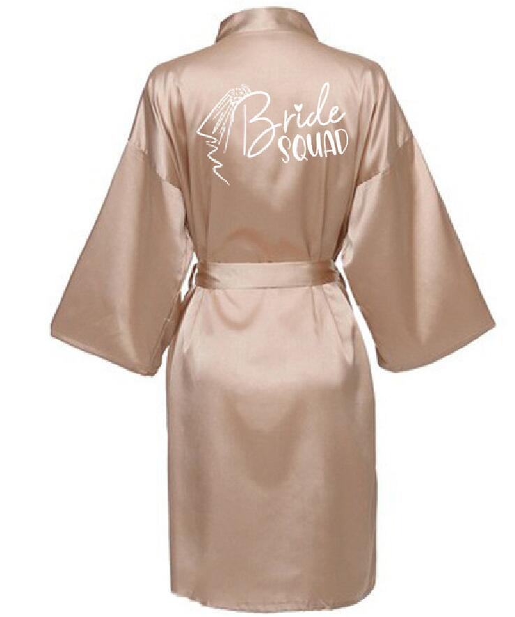 Bata de novia para equipo de de boda con letras negras, pijama de satén tipo kimono, albornoz de dama de honor SP036