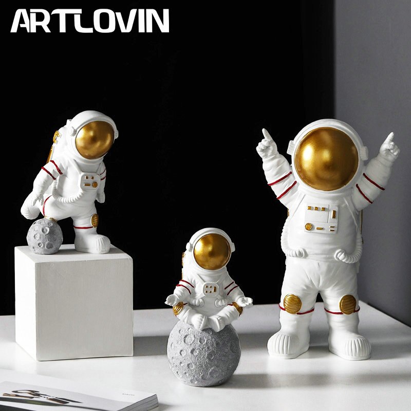 Resin Astronaut Figurines Spaceman With Moon Sculpture Decorative Miniatures Cosmonaut Statues For Man & Boyfriend