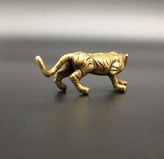 Mässing tiger den kinesiska zodiak djur solid mässing liten prydnad mini original tiger hem dekoration prydnad lycklig