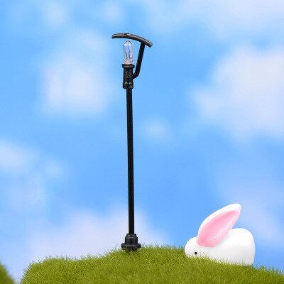 1pcs Miniature Streetlights Cute Resin Crafts Decorations Fairy Gnome Terrarium Christmas Party Garden Random Style: B