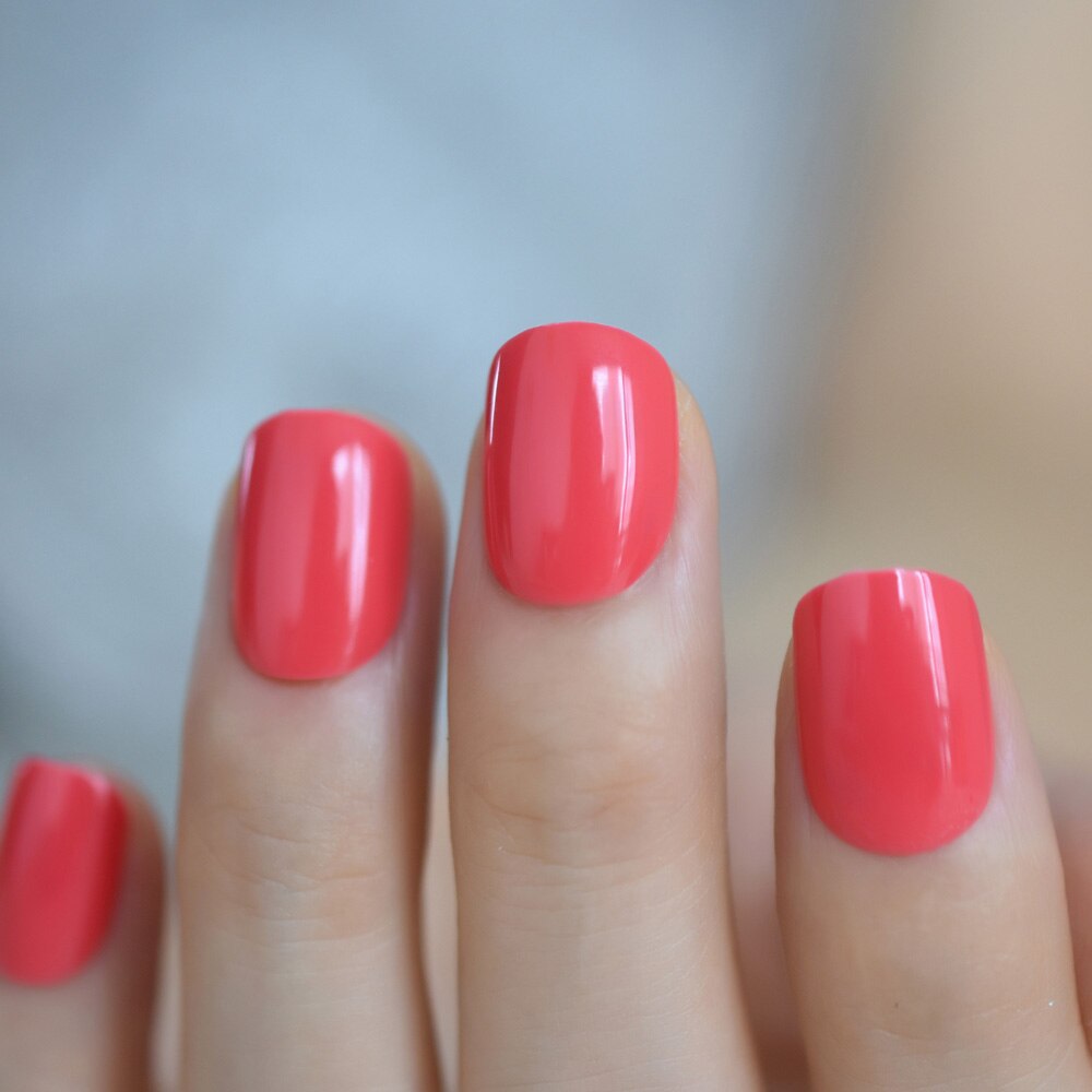 Pointe rouge néon presse courte sur ongles Squoval brillant faux ongles tête carrée couleur conseils pour un usage quotidien 24