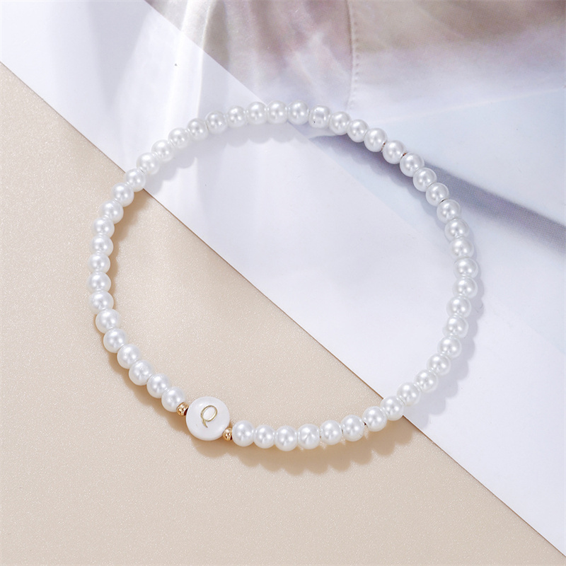 Armbånd med initialer af az til kvinder, trendy hvide perler, rundt vedhæng, elastiske armbånd, smykker, perlemor-charme, pulsera: Rose guld farve