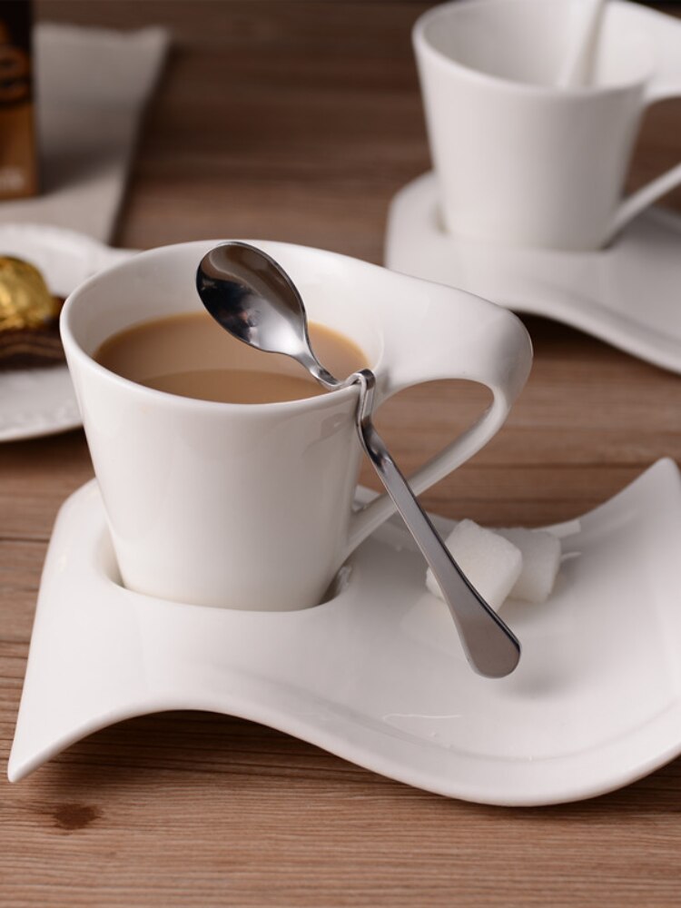 Wavy Ceramic Fancy Coffee Cup and Saucer Handmade Coffee Mug Porcelain Nordic Espresso Drinkware Bottle Taza Microondas